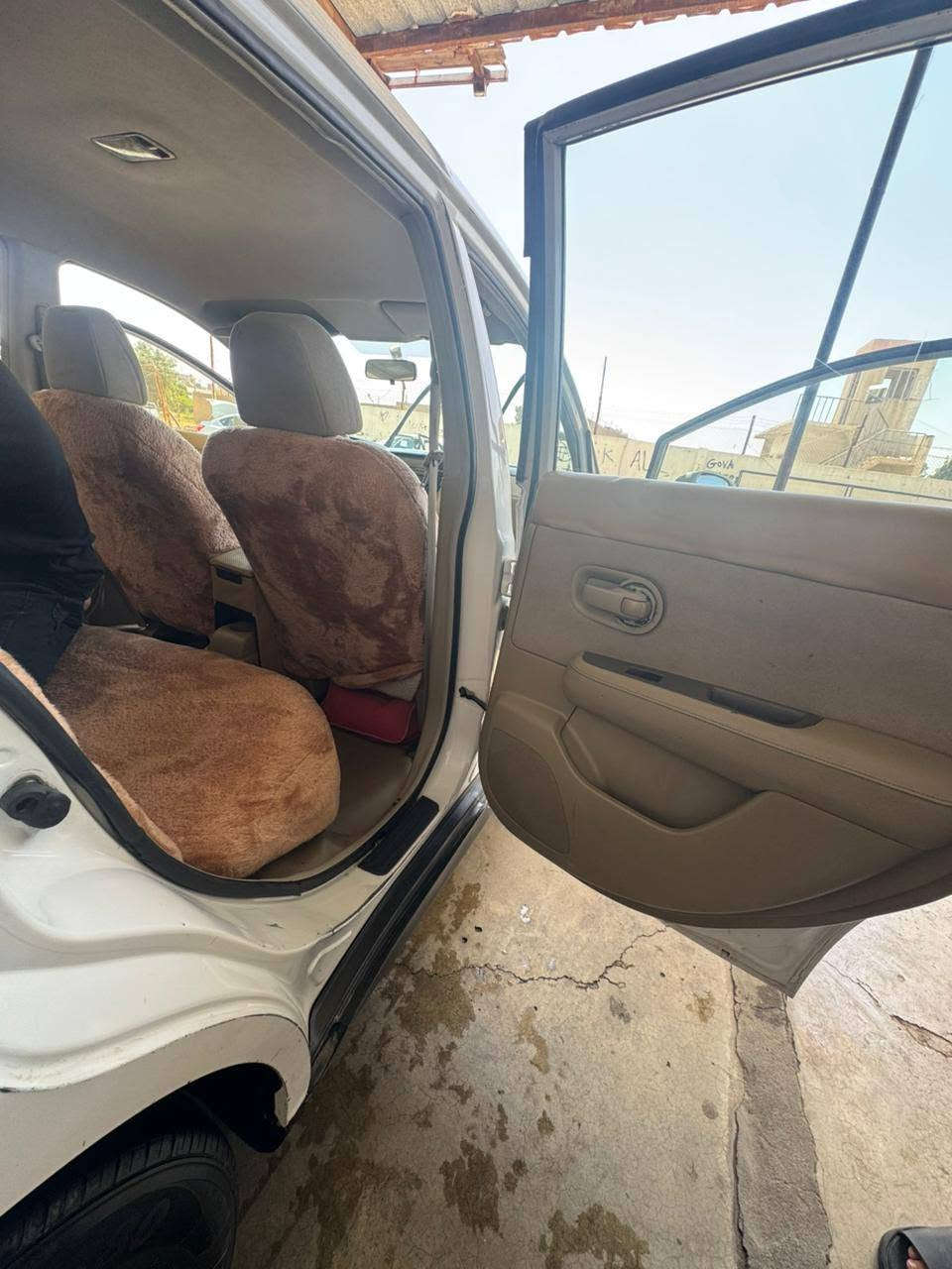 نيسان تيدا ياباني للبيع او المراوس
كير عادي محرك ١٥
بطاقة بانزين
سنويه لل٢٧ بسمي السنويه
قفل مركزي 
كهربائيات كامل فول
صدر جديد 
تبريد ثلج  
تدفئة 
شرط الگير والمحرك شرط التحويل 
السعر٦٥ وبيها مجال شويه
تفاصيل أكثر ***********
[hidden information] ديبيس, كركوك
