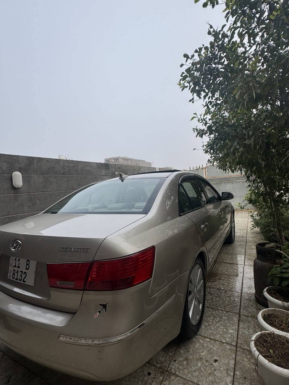 السلام عليكم. سوناتا 2009 رقم بغداد الدولي كفاله عامه ماعدا الجاملغ الأيمن فقط والجاملغ الايسر مصبوغ فقط اثر شخط.فول مواصفات فتحه تحكم استيرن فتحه سقف السيارة مال بيت الف دينار متذب عليها كير محرك كفاله تخم تاير باتري جديد حداديه جديده تبريد تدفئه كفاله السعر 128$ وبيها مجال قليل..
***********
