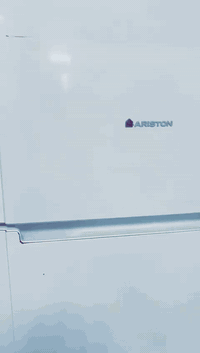 ثلاجه للبيع نضافه فول
سعر خاص ***********
