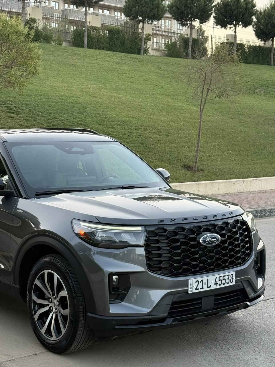 السلام  عليكم ورحمة الله وبركاته
‏‎‏‎       ——— لـلـبـيع  ———

‏‎‏‎فورد اكسبلورر   —  Ford Explorer

‏‎‏‎وراد أمريكي.     —    ايرباك البرده

‏‎‏‎الموديل           —     2025 الاصدار الجديد 

فئة.                 —      ST.LAIN

حجم المكينه   —      V4/2300T

‏‎‏‎اللون                —      نفطي   

‏‎‏‎المسافه المقطوعه —  11.000 

‏‎‏‎حاله السياره. — بدون صبغ ( التقرير مرفق مع الصور )  

‏‎‏‎المواصفات 
‏‎‏‎- بصمة تشغيل 
‏‎‏‎- بصمة أبواب 
‏‎‏‎-تشغيل عن بعد 
‏‎‏‎-ترحيب عند الاقتراب 
-نظام الملاحه 
-شاشه ديجتال
‏‎‏‎-كشنات جلد + مخمل
-حساس امامي 
-حساس خلفي
-رادارات 360درجه 
-كامرات 360درجه
‏‎‏‎- شاشه كبيره تدعم نظام الأبل كار بلي ونظام الاندرويد 
‏‎-تدفئة ستيرن 
-تدفئة كشنات
‏‎-گير ماوس 
‏‎-نظام الدفع 4WD
-اشاره بالمرايه  
‏‎-اوتو هولد 
‏‎-اوتو ستوب 
‏‎-هندبريك بصمه 
‏‎-٧وضعيات قياده 
‏‎‏‎-كشنات تدفئة 
‏‎‏‎- ستيرن بحركه كهربائيه 
‏‎‏‎- تبريد مركزي 
‏‎‏‎- بگ لايت LED 
‏‎-صندوق كهربائي 
‏‎-كشنات VIP ( منفصل )
‏‎‏‎- كود باب 
‏‎‏‎-كرسي السايق والراكب بحركه كهربائيه
‏‎‏‎-تحكم ستيرن جهتين 
‏‎‏‎-تحديد سرعه 
‏‎‏‎-مانع انزلاق 
‏‎‏‎-ليد نهاري
‏‎‏‎باقي المواصفات المعروفه 

‏‎‏‎السعر            —    اكتب تم ويوصلك السعر مباشر 

‏‎‏‎رقم السياره    —    السليمانيه  ( قبل سبوع تم الترقيم )  

‏‎‏‎موقع  السياره —      السليمانية 

‏‎‏‎للأستفسار.     —       *********** - ***********
