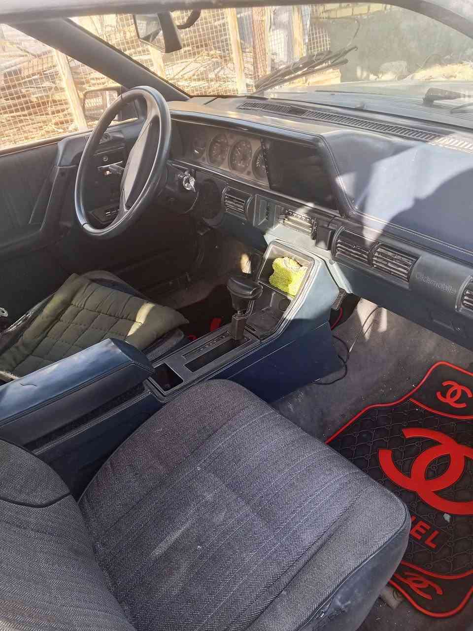 اولدز موديل 90 كير مكينة سيارة جاهزة وحلوه السعر 42 وبيها مجال ***********
