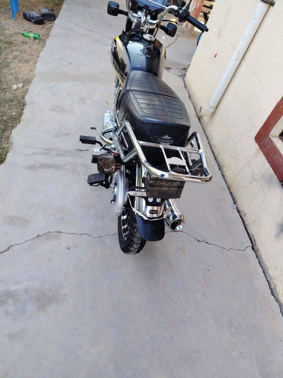 السلام عليكم للبيع دراجه سيفان موديل 2025 دراجه جديده محرك 200cc دشبول شاشه عرض فيديو شكل جديد محرك مكفول كهربائيات كله شغاله مابيه اي نقص أوراق اصوليه كارتونيه ومنفيس مامكمركه بدون كمرك ماتترقم السعر 850 وبيه مجال للطيبين المكان بغداد المدائن سلمان باك الاستفسار أكثر الاتصال على الرقم *********** ولي ماعاجبه السعر لا يعلق ويكسر بحلال العالم
