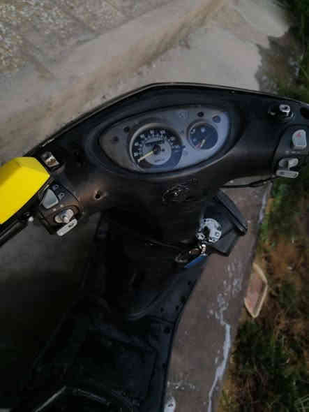 سلام عليكم ماكس 140 شغاله سلف وهندر دراجه كامله من كلشي مابيه اي نقص فقط لايت الامامي طافي الباقي كله شغال مكينه ناعمه مشيه كلش حلو مبدل كلجات جدد
مكان دراجه بغداد البياع شرطه الخامسه 
سعر ((((250)))) وبيه مجال بسيط حك جيه 
رجائا الي مو شراي لا يتصل 
***********
