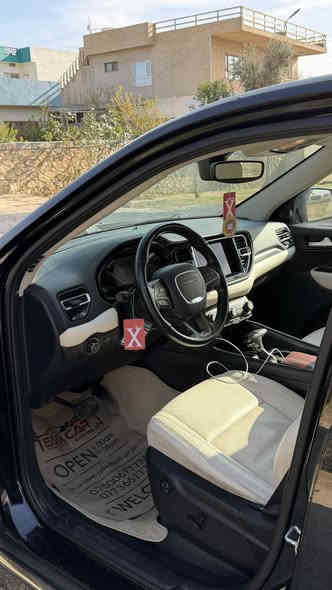 دوج دورنكو موديل 22 فئة sxt  قطعة وحده جاملغ سايق فقط ماشي 73 الف كيلو  سعر 30.000$ وبيها مجال 
***********
