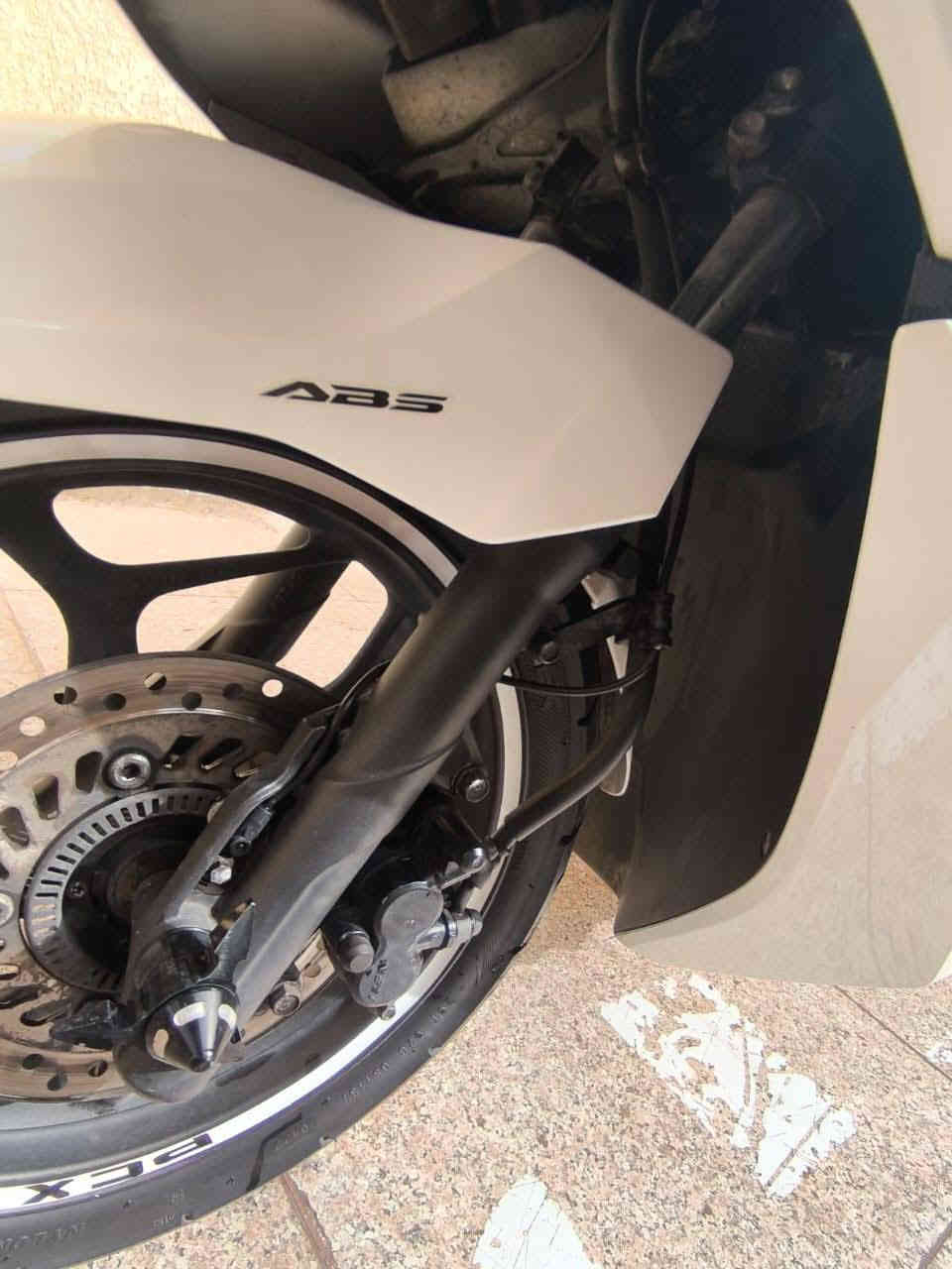 السلام عليكم عندي دراجه بي سي اكس جيل رابع مكفوله من كلشي فول مواصفات تدفئه يدات حساس زدحام نضام اي بي اس وأرد كوري مكفوله من زلغ وكفر مكينه مكفوله ماشيه 13الف بعدهي زيرو بحاله الوكاله السعر 19 اوبيهة مجال متواجده بغداد الغزاليه ***********
