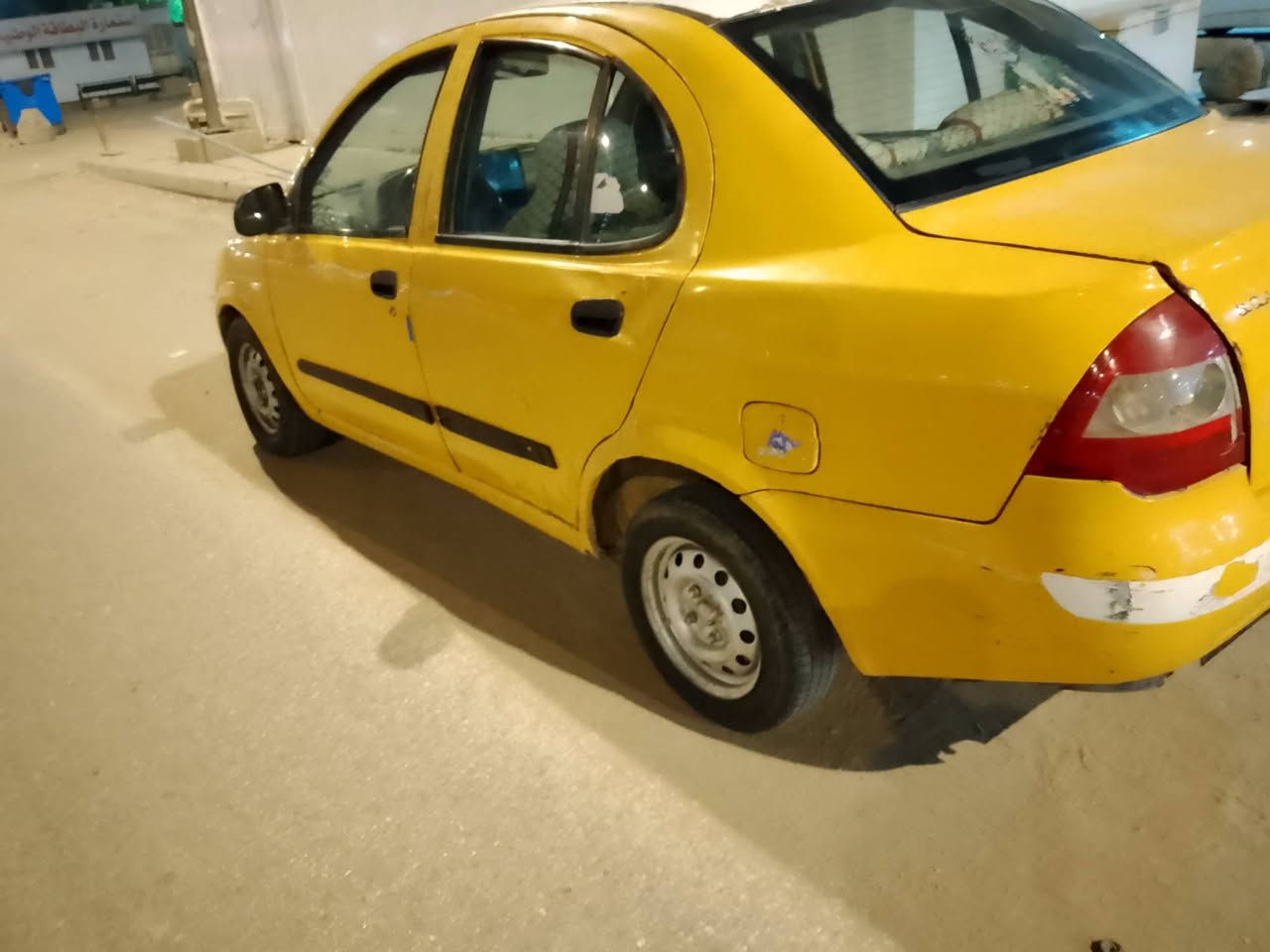 السلام عليكم طيبه موديل2015 مكينه اوكير وحداده اوتخم تاير تبريد كله خير من الله ماناقصه كلشي رقم بغداد ألماني كامله أوراق الهيئه بس راعيه ماواصله اكفله طلب عشائر وشارع وسرقه السعر 17 بيه مجال بسيط للاستفسار *********** مكان السياره كربلاء اخوان غير متواجد على الفيس
