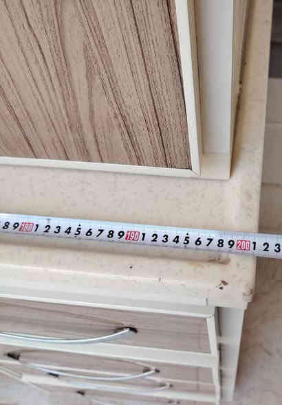 كونتر للبيع كله مواد صراي اصلي ويه مرمر سعره 250 كلش نضيف مال بيت رقم هاتف ***********
