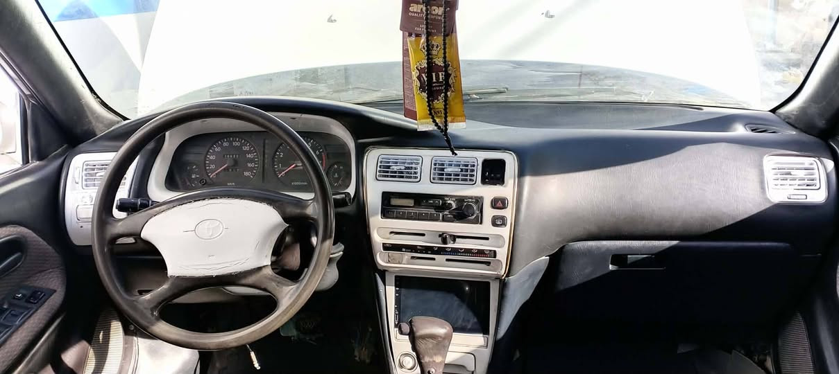 سياره كورولا مديل ٩٣ حلوه مابيه شي بس بور عاطل السياره بسمي مكان السيارة نجف مشخاب السعر على الرقم ***********
