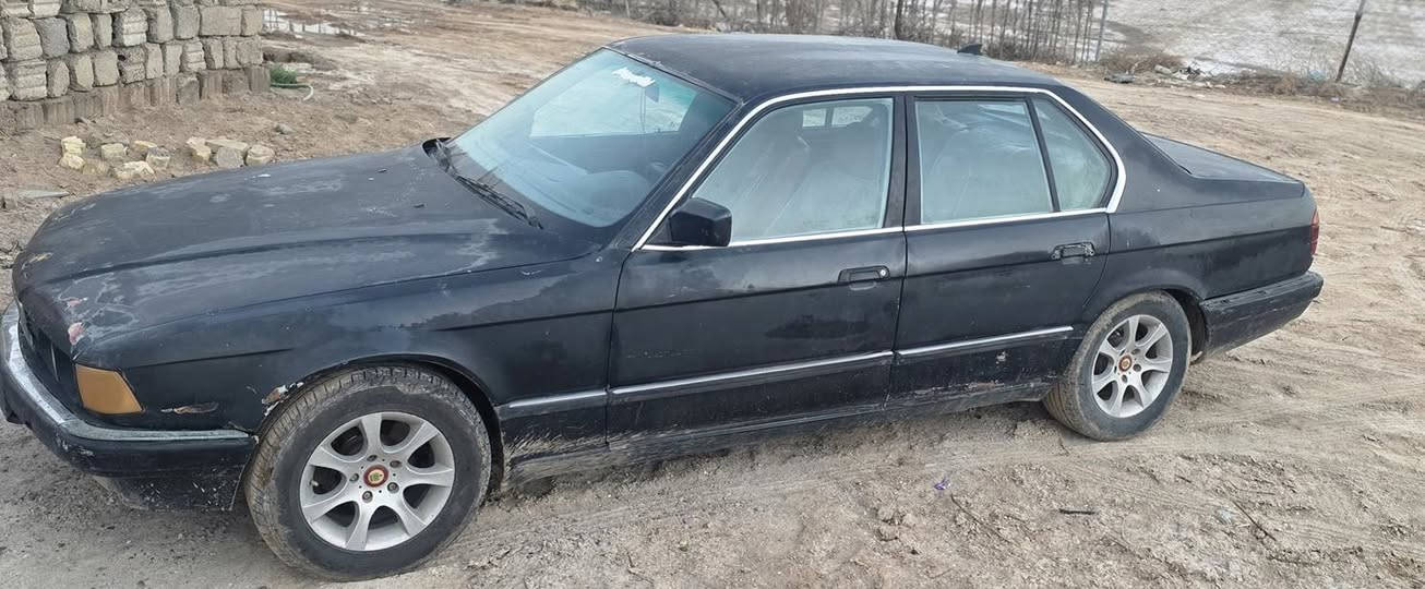 السلام عليكم
سياره بي ام جاهزه محرك vvt 3000 حداديه نضيفه تايرات سياره زينه رقمها بغداد صدامي ماندل راعيه عندي سنويه عظم عاج ابيع بدون راعي. السعر 20 مكاني الرفاعي

*********** اتصال
