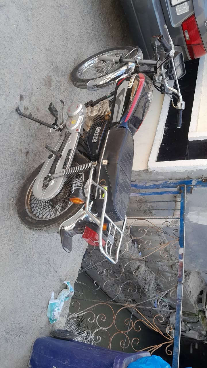 ايراني ٤ كير شاصي مودل ١٧ ومكينه ٢٢ ورقه كورتونيه مكينته تخبل دراجه كامله مابيها نقص شلعه شك الكاع كهربائيات كله شغاله السعر ٣٥٠ بعقوبه طريق الهويدر ***********
