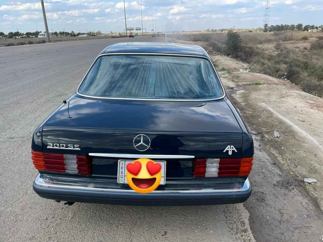 سلام عليكم جامبو 300se
اصل 91 مسجل 87 
رقم بغداد انكليزي بسمي تحويل ثاني يوم
محرك بلاد كير بلاد
سلايت طكتين
كشنات كهرباء 
تخم تاير جديد 
صدر امامي خلفي جديد 
نقص كمبريسر تبريد 
65وببها مجال بغداد
***********
