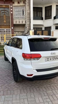 جيب لاريدو موديل2014 بيها 3 قطع مكينه وكير كفاله رقم بغداد تحويل ثاني ...