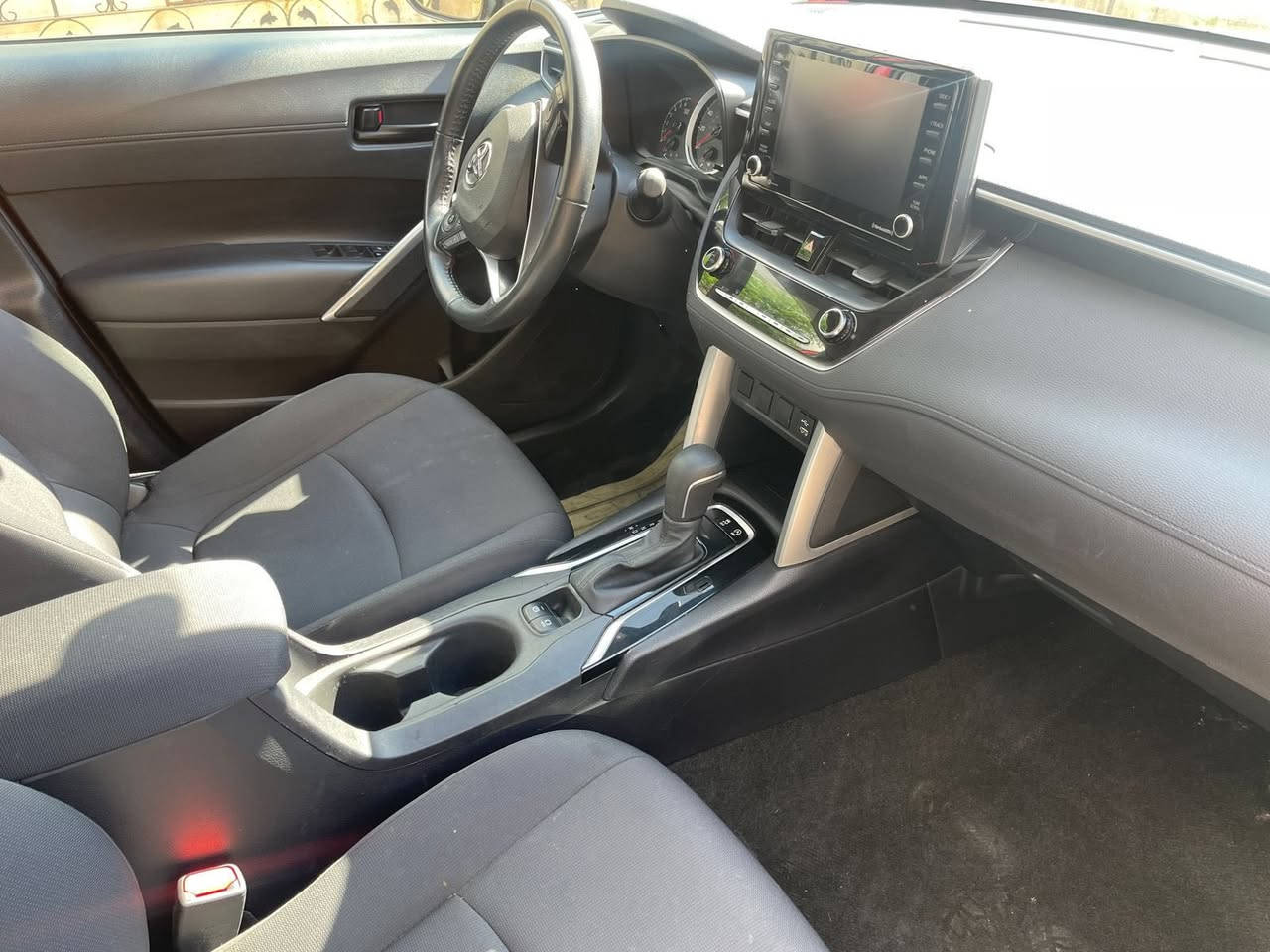 للبيع: Toyota Corolla Cross LE+ موديل 2022

🔥 سيارة عملية واقتصادية ومناسبة للعائلة والاستخدام اليومي

✔️ فئة LE+
✔️ محرك 2000cc بدون تيربو — أداء ممتاز واعتمادية عالية
✔️ عداد 43 ألف كم فقط
✔️ شحن لاسلكي (Wireless Charging)
✔️ صرفية وقود ممتازة
✔️ قيادة مريحة وثبات جيد
✔️ ارتفاع مناسب عن الأرض
✔️ مساحة داخلية جيدة مع شنطة عملية
✔️ تصميم عصري وشبابي
✔️ مناسبة للمدينة والسفر
✔️فتحه سقف

حالة السيارة:
🔹 الضرر فقط بنيد وجاملغ
🔹 الأيرباك: ستيرن فقط، مرجع سستم بلادي
🔹 السيارة بحالة جيدة

السعر: 153 وبي مجال بسيط جداً
الموقع: اربيل
رقم التواصل: 

0770 258 7748
0751 672 7173
