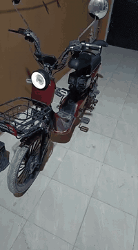 سلام عليكم بايسكل شحت البيع البايسكل كامل كهربأيات كامله و اشاير يمنه و يسره و بلاتوث  و البطاريات جدد صارلهن15يوم من شديتهن موجود خاص و عل الرقم ‏‪***********‬‏
