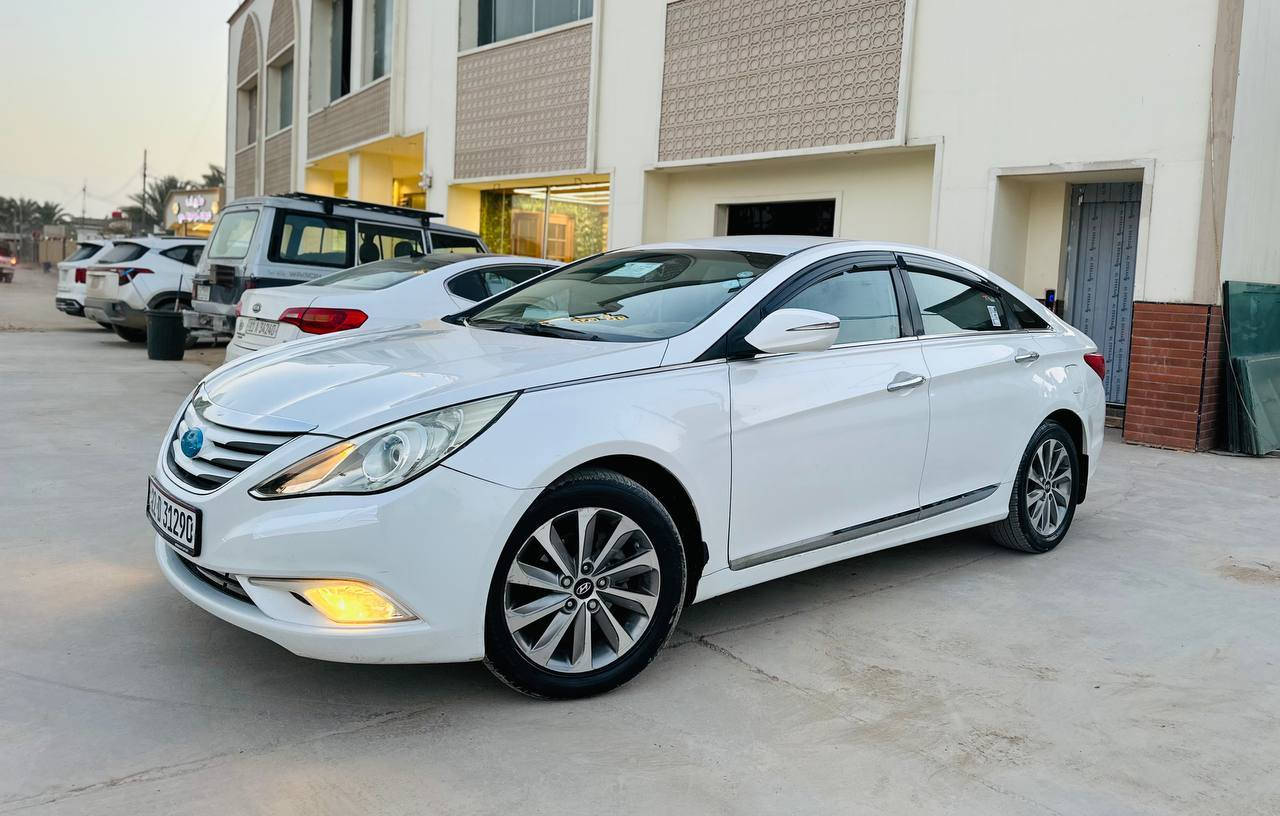 السلام عليكم سوناتا 2013  شكل 2014 خليجي الشركه العامه رقم اربيل دولي تحويل وكاله مضمون مكفوله لا صبغ ولا تبديل فقط بارد
مواصفات
مكينه 2400 دوش مكفوله
كشن السايق كهرباء 
مري شفط
بكلايت لد
داخل بيجي 
تحكمات فول
تبريد قطعتين
شفتات استيرين
ويل كروم 
اشاره بلمري
حساسات خلفيه
5ويلكب وتخم تاير
كير ومكينه وحداديه وتبريد كفاله مكاني الحله شارع 60  السعر 137  للأستفسار ***********
