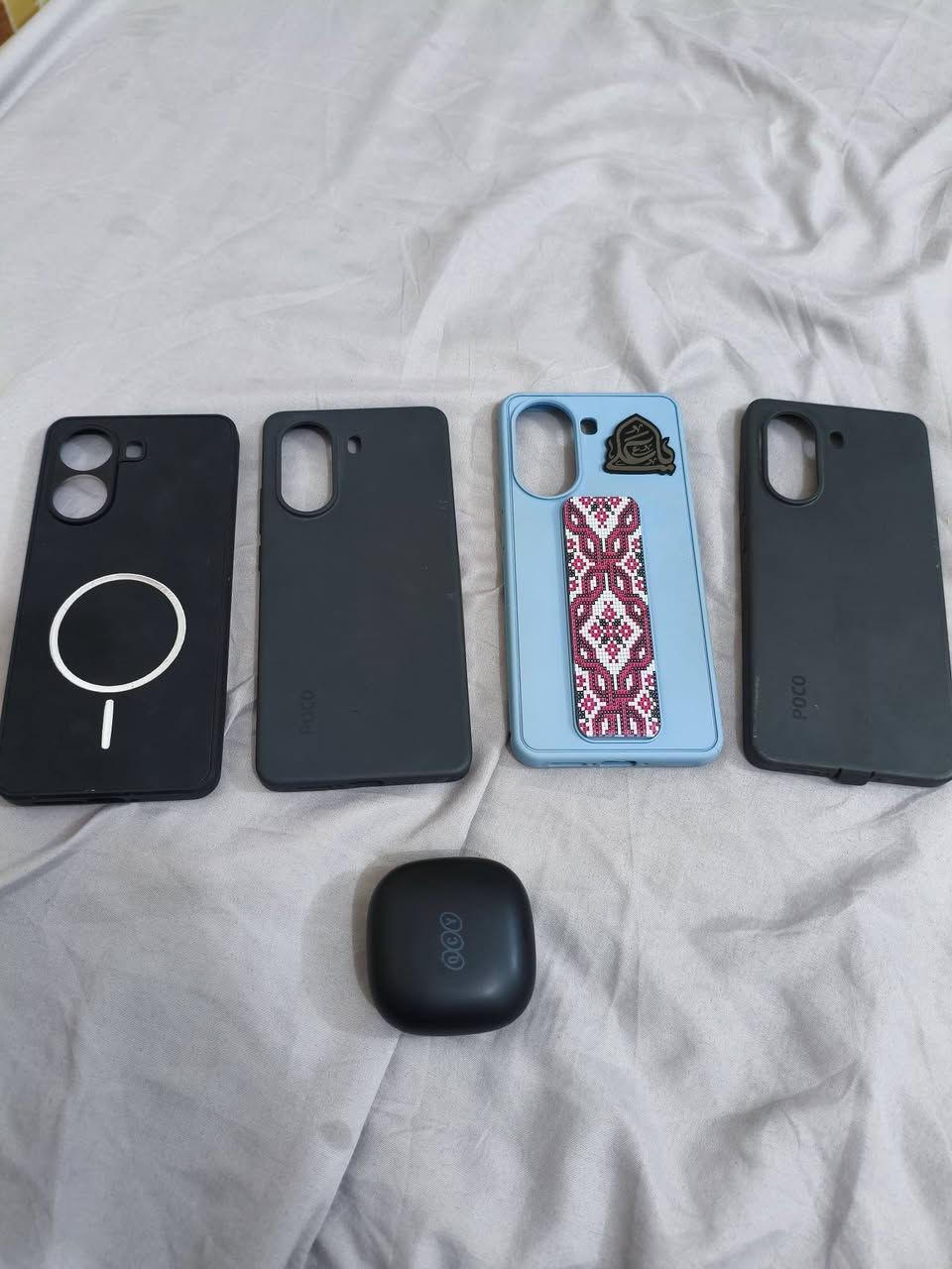 كمل المنشور للأخير لطفاً
السلام عليكم ورحمة الله
POCO X7 PRO
لون مميز وجميل 
شبابنا الطيبة الجهاز معروف وقوي كلش
الجهاز جديد استخدام شهر بطارية 100
ذاكرة 256 مع رام من 16 + كامل الملحقات

1 يجي وي الجهاز هواي ملحقات
أولاً - 4 حافظات شكلهن مرتب كلش
ثانياً - يجي وي الجهاز سماعات من شركة QCY
السماعات جداً قويات ويطولن مع العلبة 35 ساعة
مع تطبيق خاص بيهن مع عزل صوتي 3 خيارات و6 مايكات السماعات جداً مرتبات 

ثالثاً يجي وي الجهاز زوم ابيكسل 18X زوم حقيقي
تكدر تصور 18x بدون فقدان الجودة اذا كان فيديو او صور ونزلتلكم صور بالزوم شوفوهن جداً قويات
الزوم هذا جداً قوي ويفيد اي شخص بالتصوير 

اريد الجهاز مراوس هوا وملحقاتة مع جهاز ثاني راس براس مع كل الملحقات 

واتسابي *********** 
او على الخاص بالفيس
