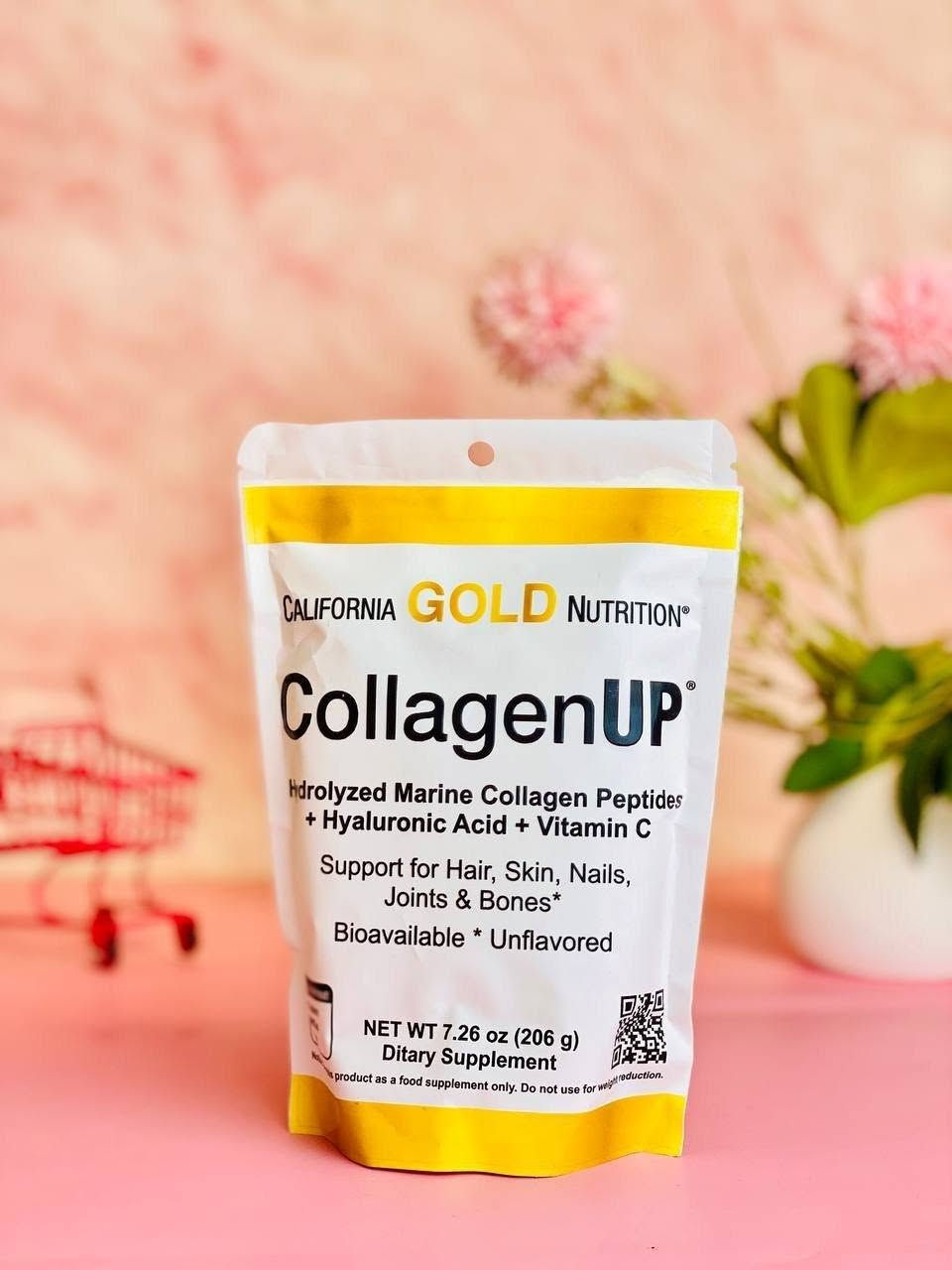 ✨ كولاجين أب  California Gold Nutrition CollagenUP، توفر  مكمل الغذائي الشهير على شكل مسحوق غير منكه يحتوي على ببتيدات الكولاجين البحري المتحلل مائيًا، مدعمًا بحمض الهيالورونيك وفيتامين جـ (C).

المكونات الرئيسية :-
ببتيدات الكولاجين البحري المتحلل:  كولاجين مستخلص من الأسماك ومكسر جزئيًا لسهولة الامتصاص، ويعمل على دعم مرونة الجلد وبنية العظام والمفاصل.
✔️ حمض الهيالورونيك: يساعد على حبس الرطوبة داخل الأنسجة، مما يعزز ترطيب البشرة وليونة المفاصل.

✔️ فيتامين جـ : عامل أساسي ومحفز لإنتاج الكولاجين الطبيعي في الجسم، فضلاً عن كونه مضاداً للأكسدة.

يُستخدم هذا المكمل بشكل عام لأغراض التجميل والعناية بالجسم، وتشمل فوائده

✔️ تعزيز نضارة البشرة زيادة ترطيب الجلد وتقليل مظهر الخطوط الدقيقة والتجاعيد مع الاستمرار.
✔️ دعم المفاصل والعظام للمساعدة في مرونة الأنسجة الضامة وتقليل خشونة المفاصل.
✔️ تقوية الشعر والأظافر مد الجسم بالأحماض الأمينية اللازمة لنمو أظافر وشعر أكثر قوة وصحة.
#الاصلي المنشأ امريكي 🇺🇸💯 
#تسليم_فوري من iHerb امريكا  🇺🇸 ✅
🚘 يوجد خدمة توصيل لجميع محافظات العراق


**إذا كنت صاحب هذا الإعلان وتريد حذفه لأي سبب، رجاءا أرسل رسالة إلى الدعم الفني**