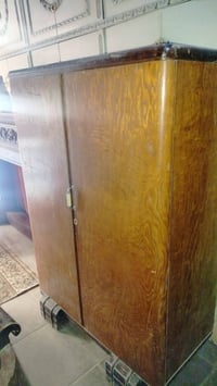 سكرتيره • خشب • ارتفاع ١٫٧٠م