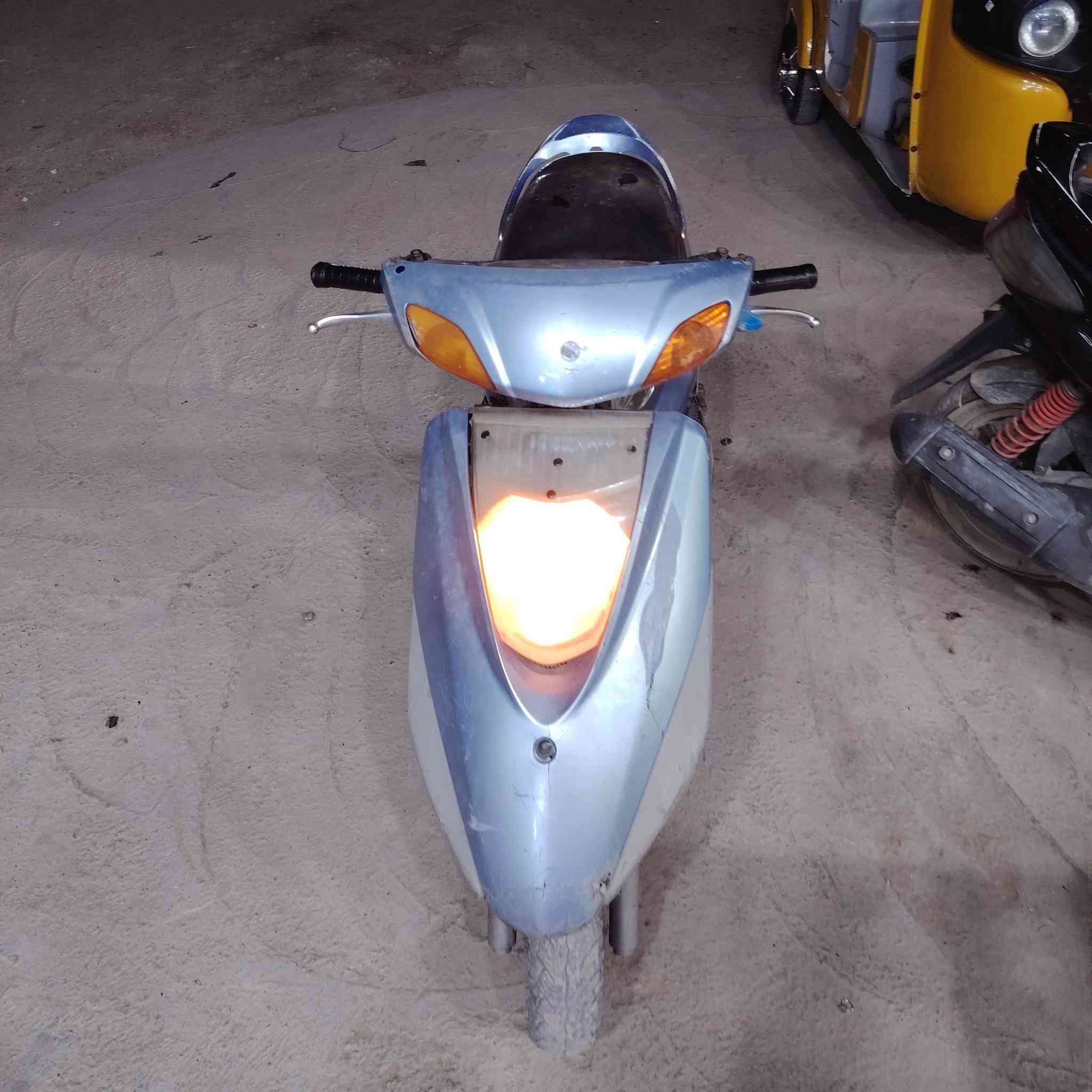 دراجة للبيع بريز مكاني بغداد حي النصر ***********
