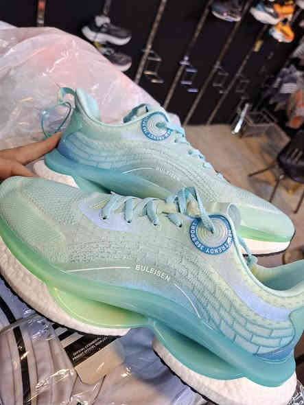 #اثير_للاحذيه_الاوربيه_باله_الجديد
تم وصول بضاعه جديده 
ترانشوز رجالي شبابي 
ترانشوز رجالي w سعر قطعه 6 الف فقط 
لابجين مسي  درجه اولى
لابجين F50
لابجين اديداس درجه اولى 
لابجين ريكي 
لابجين ولادي اطفال مسي 
لابجينات نايك  سعر قطعه  6 الف فقط 
طوبات دوري ابطال 
دريس ريال مدريد شورت 
نعال  سليبر  و نايك  طبي خفيف 5 الف 
نعال سافت رجالي  4 الف دينار 
قياسات من 40/45 
العنوان / حبانيه سيسي سوق العصري مجاور قاعه البوريشه
هـ/ ***********
