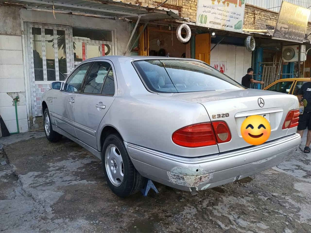 سلام عليكم
سياره ام عيون 
مكينة في 
سياره مصبوغه  عام
موديل 98
رقم بصرة دولي
داخل حبري 
السيارة نقص بس كير بي صفنة بس تمشي طبيعي 
المكان بغداد الجديدة 
السعر 77 وبيهه مجال 
سياره باسمه ثانيه وتحويل
***********

