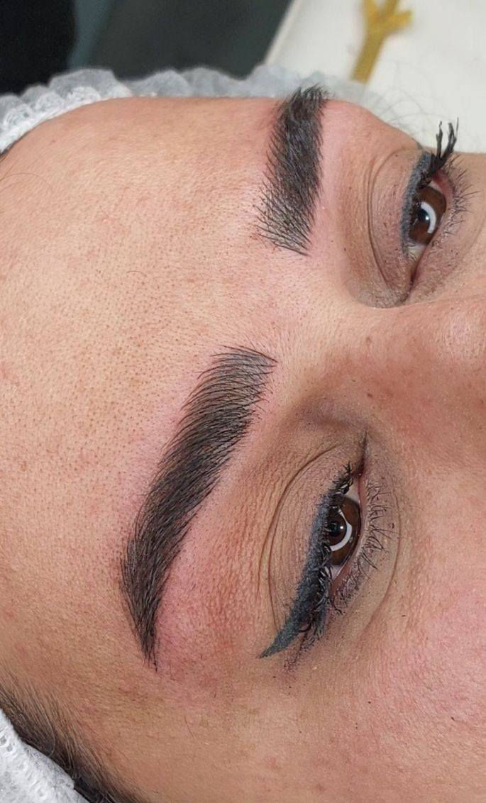 تاتوو حاجب فايبروز جلسه واحده
النجف الاشرف
***********
للحجز المسبق
