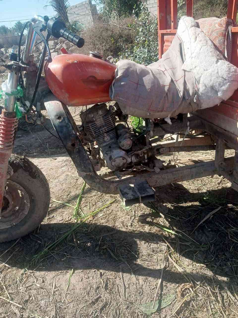 ستوته كلك لعلم اوراقها موجوده بس رقم الشاصي مسوح مكانها الغراف ستوته شغالله كلشمابيه  ‏‪***********‬‏
