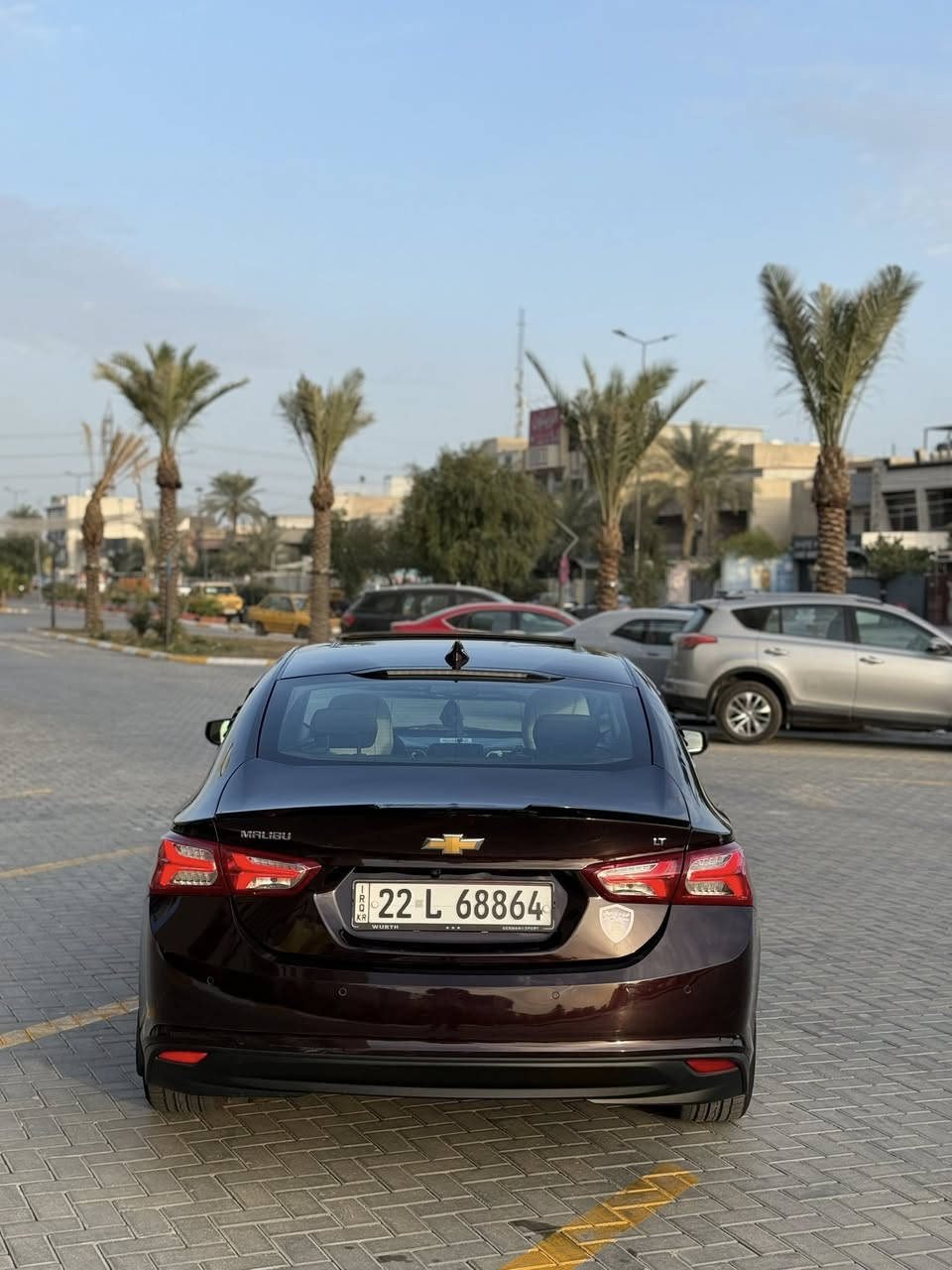 ماليبو ٢٠٢٠ Lt2  لون عنابي تجي فول مواصفات عدا الجلد رقم اربيل دولي باسمي شرط تحويل ماشيه ٦٠ المواصفات 
🚀بانوراما طكتين 
🚀 بصمة تشغيل 
🚀 بصمة ابواب 
🚀 رادارات جانبيه
🚀 حساسات خلفية 
🚀 شاشه ١٠ انج تدعم كاربلي 
🚀 كامره خلفيه دواره 
🚀 اوتو ستوب 
🚀 كشنات تدفئه 
🚀 كشنات كهرباء 
🚀 تشغيل عن بعد 
🚀 ويل بريمر قياس ١٧ 
🚀 كروز سرعه وتحديد مسار وتحكمات جهتين 
🚀 طخم اطارات جديد 
🚀 تبريد قطعتين امامي وخلفي ثلج 
🚀 ليد نهاري وليلي 
السيارة جديده جدا واستخدام شخصي اي كلوب ما مشتغل بيها نهائيا ادامه دوريه دهن مبدل جديد امزويل وفلاتر كلها جدد بانزين استخدم كله محسن مكفوله من اي صبغ عدا خشم البنيد الماشر عليه وطخه خفيفه باب السائق تصلح على البارد عفتها ما صلحتها هي والدعاميه الاماميه ما مصبوغه والاصليه عندي انطيك اياها 
حادث امريكا سطحي خشم البنيد فقط الماشر عليه بدون داخل الراديتر والبدنه مالتها الاصليه ما ملوعوب بيها ايرباك برده ودركة وايرباك الدركة راجع  سيستيم اصلي كبسوله جديده وشغاله على الفحص 
السعر (١٣٠) وبيها مجال 
بغداد حي الجهاد شارع الشارقه 
للاستفسار *********** واتس اب موجود
