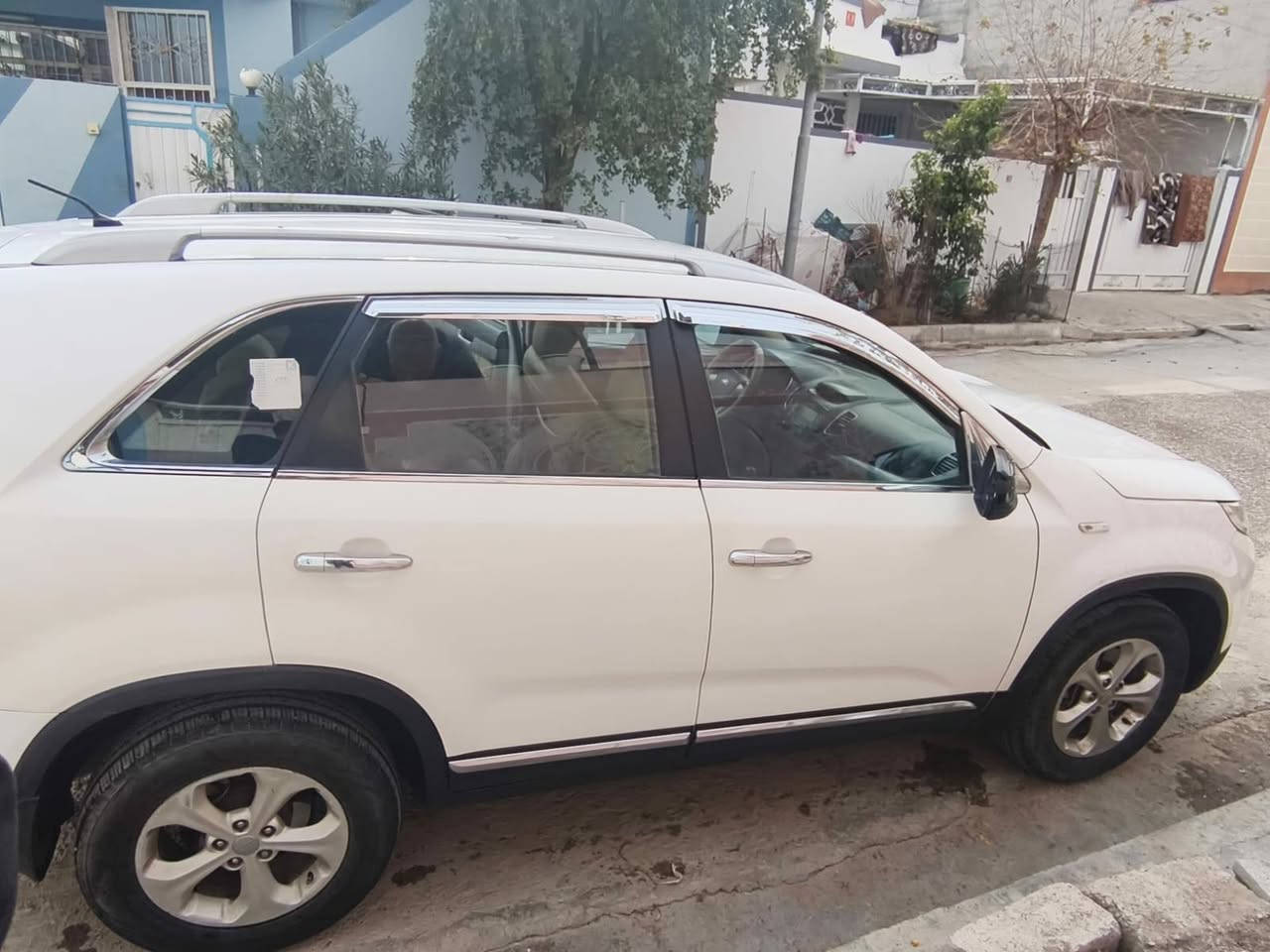 سورينتو 2014 
7راكب 
6سلندر رقم سليمانيه باسمي تحويل ثاني يوم . سونار موجود
مكان سياره كلار 
سعر 145
*********** واتساب موجود
