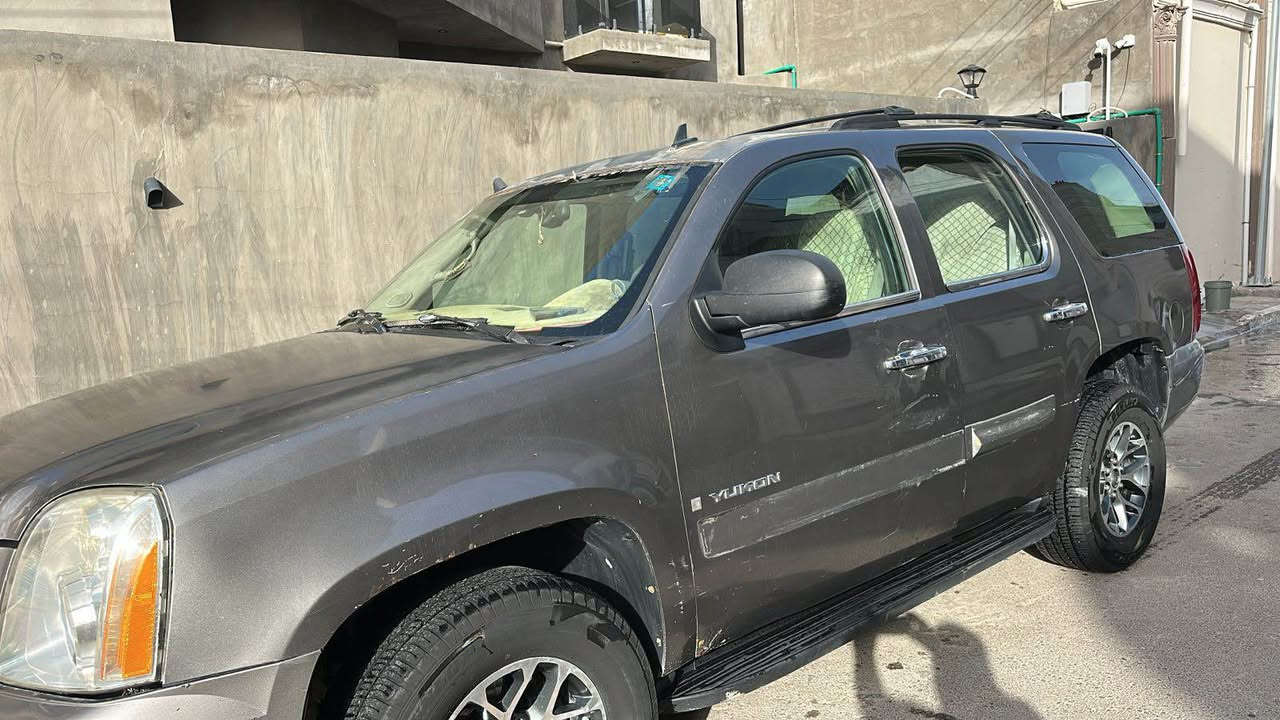 السلام عليكم 
يوكن موديل ٢٠٠٧ للبيع .. للبيع فقط 
كير ومحرك وتبريد وكهربائيات ع الفحص والبدي شوف العين 
رقم بغداد الجديد وهزه جديدة تحويل مباشر 
مكان السيارة البصرة 
السعر ١٤٠ وبيها مجال قليل 
*********** البصرة, العراق
