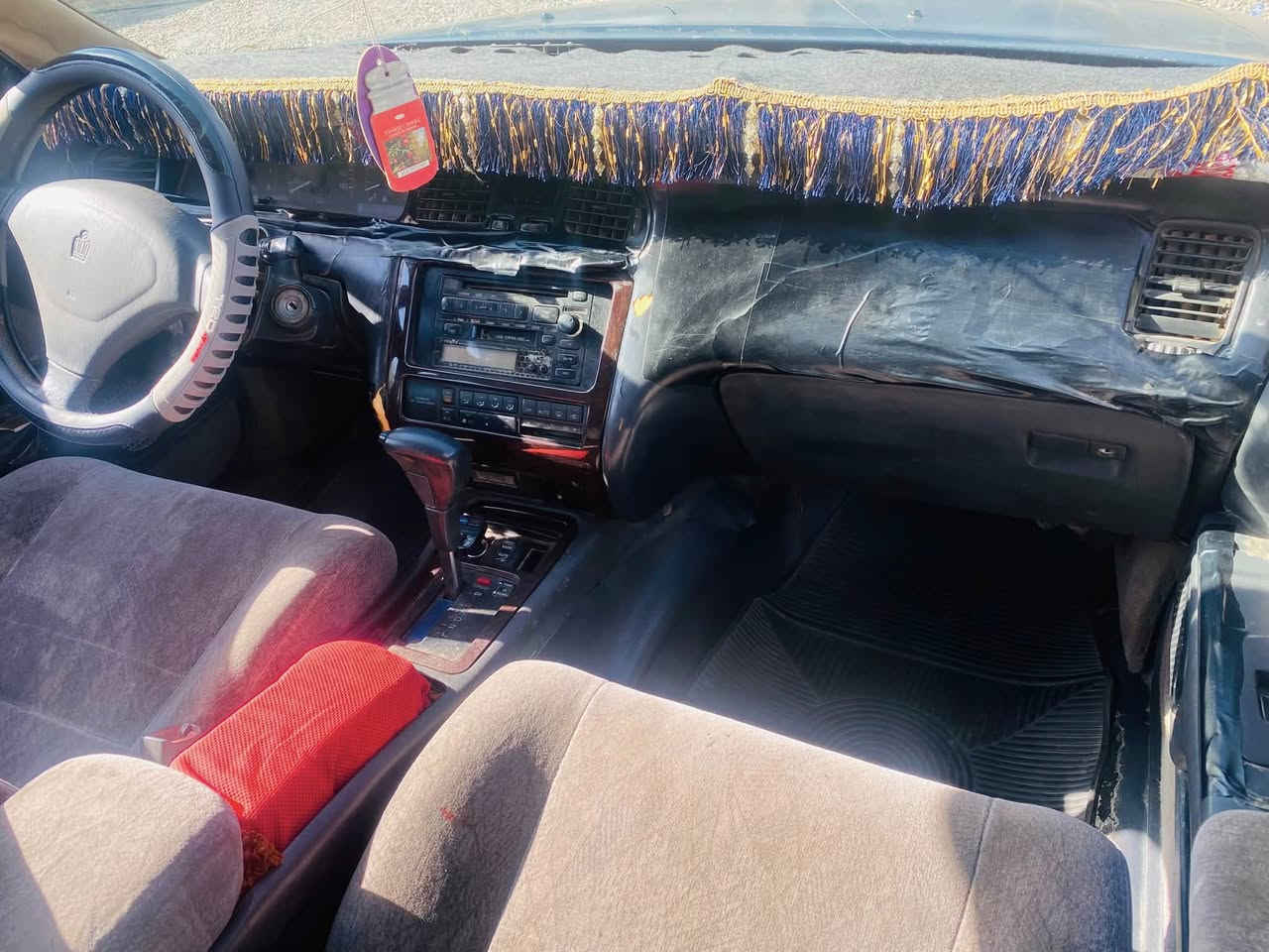 السلام عليكم للبيع
بطه ما مسجل ما مكصوص 
محرك بي بدايه تبخير كير شرط 
تبريد ثلج 🧊 
صدر نص عمر 
تواير نص عمر 
كهربائيات كله شغاله 
سياره جاهزه من كلشي 
السعر ١٦ وبيه مجال قليل 
رقمي ***********
