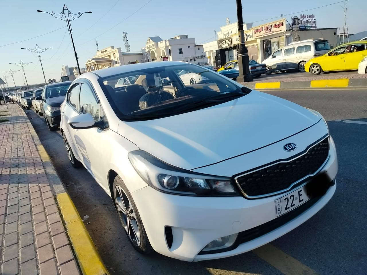 كيا سيراتو 2017
المواصفات خليجي نص فول
ماشية 140 الف
محرك 16 دوش ما مفتوح 
بدون صبغ فقط بارد خفيف حافة البونيد والداير الخلفي 
رقم اربيل انكليزي بأسمي شرط التحويل والسنوية ما ساقطه 
لل 2028 
السعر 122$ وبيها مجال بسيط
***********
