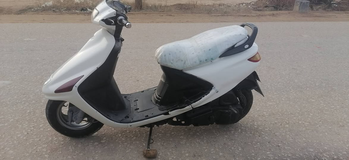 سلام عليكم دارجة فراشه البيع نضيفه كهربائيات شغاله محرك مفتوح تجفيت جديد سعر ٢٣٠وبيه مجال استفسار *********** ديوانية ناحية نفر
