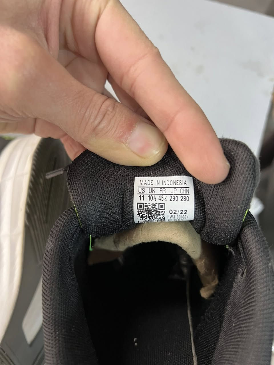 .
adidas 
orginal وکالە
size _45_29cm
نظافە %99
توصیل جمع
بالە مستخدم
***********
