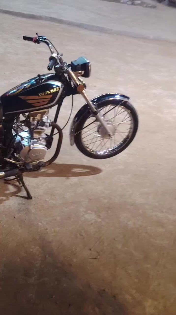 سلام عليكم دراجه البيع صارله 3تشهر من معمره الدراجه كلك كلك مكفول من السرقه مكاني الديوانيه طريق السنيه  السعر 600 وبيه مجال لا تصير لوتي براسي ***********  خابر ودلل ماكو خاص.+شرط الفصلا والسرعه ⚔️✌️ مفتوح والفات
