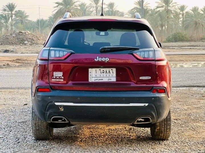 جيب شيروكي 2019فول مواصفات ظرره امريكا بنيد وجانلغ امامي                          #محرك 2400.                                     : كامرات خلفيه حساسات                         تشغيل عن بعد                                                                                        #سعره؟(127وبيه مجال                       $هواي مواصفات بيه                      #رقم الهاتف ***********
