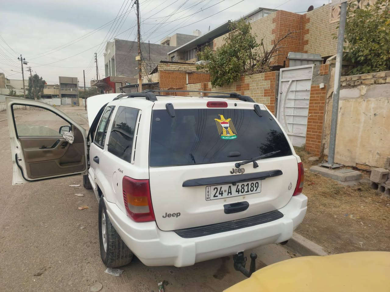 سلام عليكم  أعادت النشر بسبب الوعود الكاذبه جيب كراند شيروكي موديل 2001مكفوله السياره
مكفولة من كافه الاوصوليات رقم شمالي دهوك رقم انكليزي والسياره بسم ولد بل ناصريه ثاني يوم التحويل سنويه جديده ل 2030السياره بلاديه على وضع الشركة جاهزه من كلشي كير حداديه مكينته بلاديه تبريد اجدد من الصوره ريمونت سنتر لوك شغال مكان السياره بغداد البياع  السعر ٧٠ورقه بيها مجال بسيط رجاءآ الموالشراي لا يتصل ***********
