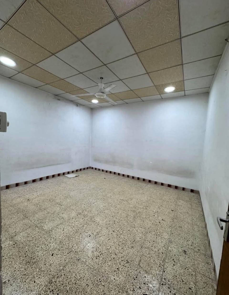 دار للبيع
الموقع : حي البلديات ( قرب جامع السليمان )
المساحة : 200 متر
الواجهه : 10 متر
الاتجاه : شروق تام
طابق واحد : غرفتين نوم وهول واستقبال ومطبخ وصحيات
فرع صبة
السعر 190 مليون
نستقبل عروضاتكم في اغلب مناطق الجانب الايسر
للاستفسار مراجعة مكتب 
حي سكر قرب من مجمع الاوربي 2
***********
***********
