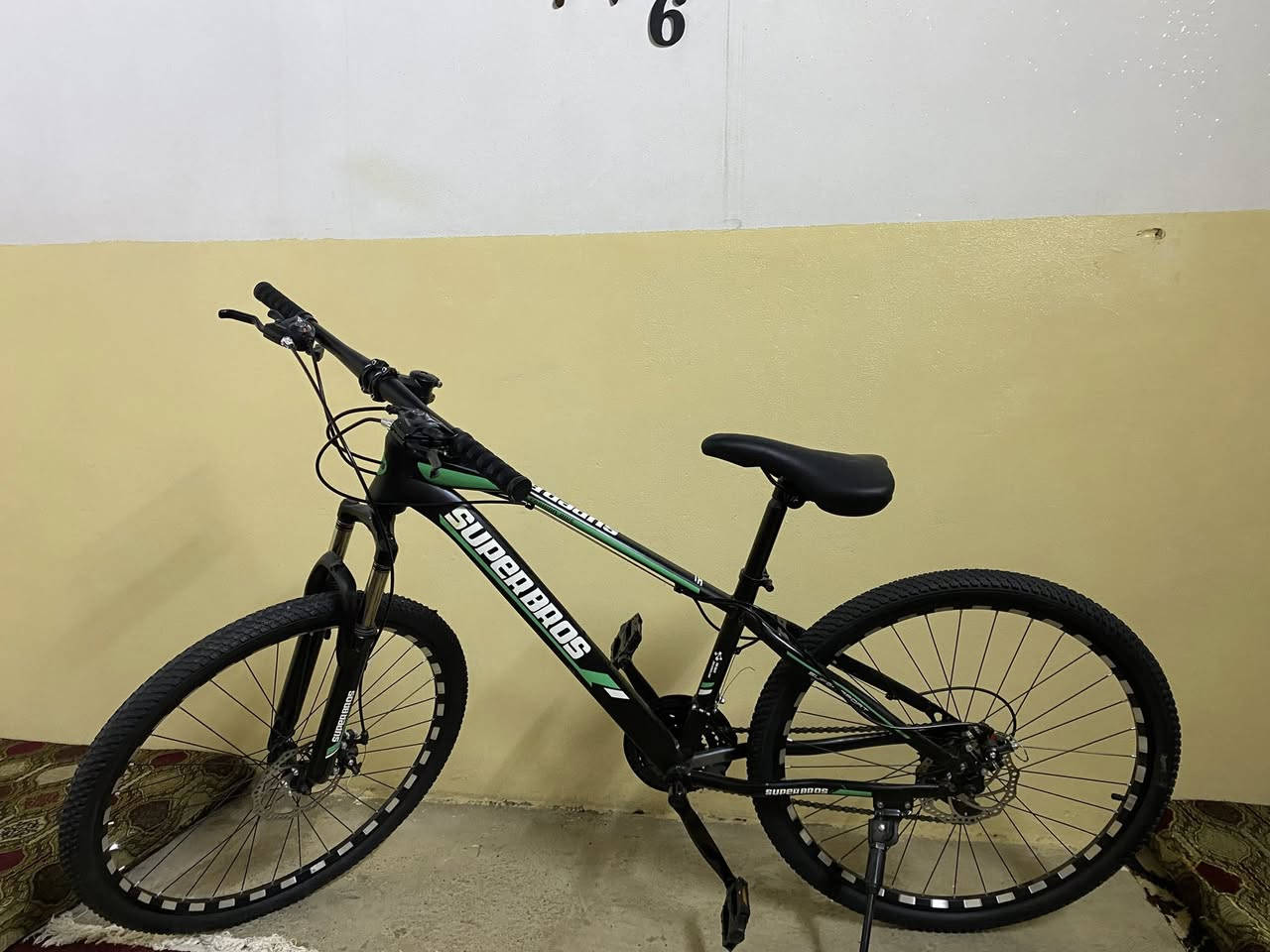 سلام عليكم 
متاح دراجه ماركه SUPERBAO

حجم26

بريكات دسك شفترات ماركه 

(للعلم الدراجه غير مستخدمه  ما ماشيه ولا متر)

للستفسار الاتصال على الرقم

***********
