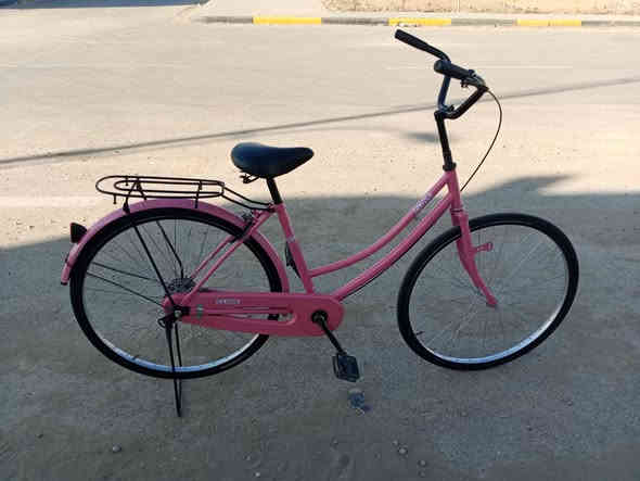 السلام عليكم بايسكل بناتي للبيع حجم 26 السعر 75 وبي مجال بسيط  المكان كوت داموك ***********
