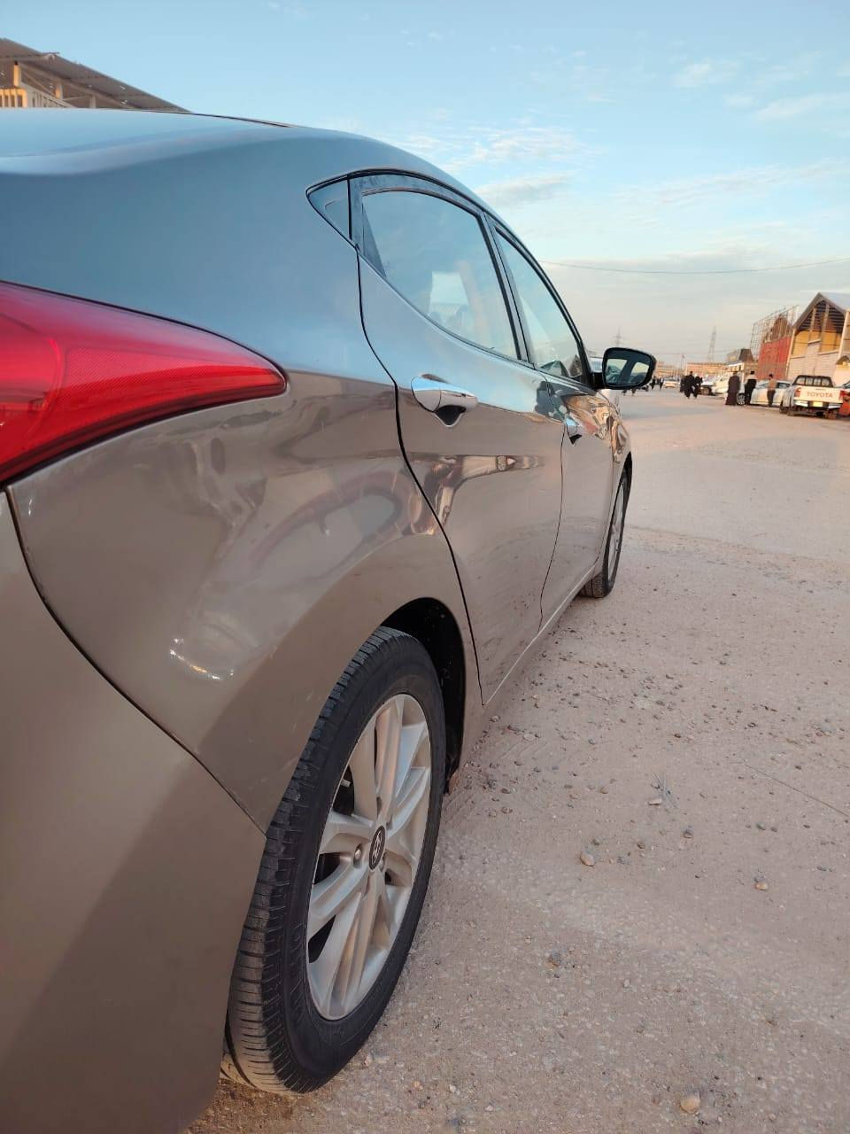 السلام عليكم اللنترا مديل 2012رقم بغداد انكليزي مداور ثاني يوم 
مكفوله كفاله عامه عده كرت بصيط كلش بلجاملغ الامامي 
السياره بيه جراد قماره والبنيد
مكينه ١٨٠٠ شرط جديده مامفتوحه كير كفاله 
السياره فول عد البصمه 
تبريد ثلج تدفئه شغاله 
حداديه جديده سياره جاهزه ماعايزه برغي مال جناي 
السعر 103 او بيه مجال حك الجيه
 اخوان رحمه على والديك عجبك السعر والسياره تجي او بيك خير ودلل ماعجبك اعبر المنشور 
مكان السياره النجف خاص مارد اتصل اوتدلل 
***********
