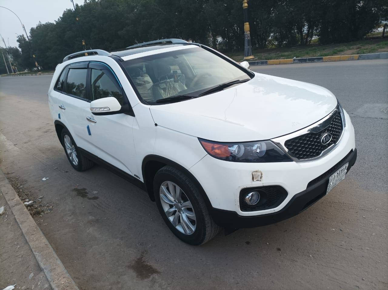 سلام عليكم سياره نوع سورنتو خليحي كويتي موديل 2012فول مواصفات واحد عل واحد بيه قطعتين كليرفقط  بدون دواخل كفاله كير مكينه حداديه تخم تاير تبريد تدفىه تبريد ثلج شاير بل مري مري شفط شاشه كامره حساسات تحكم ستيرن جهتين خمسه ويل كب 6سلندر 7راكب 3قطع تبريد مكفوله من الحادث والضرب والتبديل والفتح والباقي كفاله عامه الاخير السعر 139وبيه مجال حك الجيه العنوان كربلاء الهاتف ***********بسمي تحويل مباشر مامتواجد عل فيس بيع فقط
