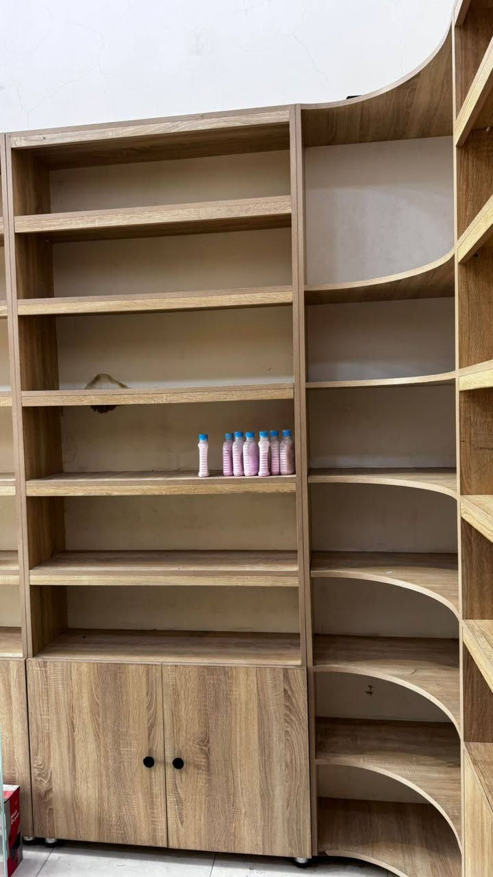 غراض محل كوزمتك للبيع للتواصل على الرقم ‎0770 705 9212
