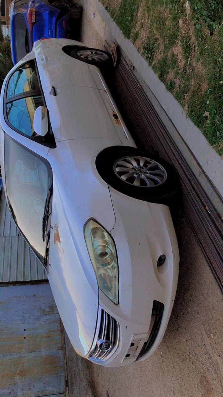 يالله سلام عليكم. جميعاً
بي واي دي  موديل 14مكينه كهربائيات 
تبريد صدر خلفي امامي تايرات تخم 
فوك النص عمر نواقص ماكو كير يرادله تجفيت 
بس تمشي طبيعي وماكو اي حاجه يعني مواكف 
كهربائيات كلها شغاله 
رقم بغداد السياره مزاد تريد تحويل تريد وكاله 
الواجها مالتها استلمها يوم ٣٠/٣
وادك ارقامها واستلم سنويه 
سعر ٣٨
مكان بغداد حي الاعلام تقاطع درويش 
***********
