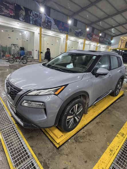 السلام عليكم 
نيسان روج موديل 2021 
فول مواصفات ( 5 بصمات تحكمات رادار امامي خلفي كشنات جلد كامرات امامي خلفي جانبي بنوراما فول مواصفات) 
رقم دهوك شرط التحويل 
السعر 240 ورقة 
للاستفسار اتصل ***********
