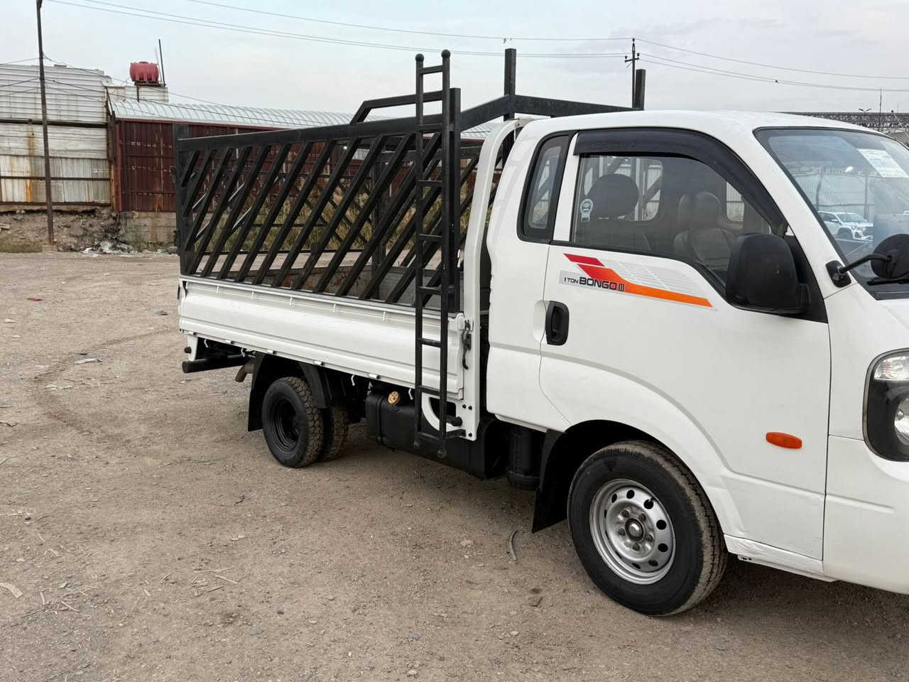 سلام عليكم كيا البيع مديل 2013 سياره مسكر سياره مكفوله كفاله عامه من كلشي مكينه مكفوله كير مكفول مكفوله من الصبغ تبريد شغال ثلج رقم بغداد تحويل ثاني يوم تخم تاير جديد السعر 110 وبيها مجال
العنوان البلديات 
الهاتف ***********
