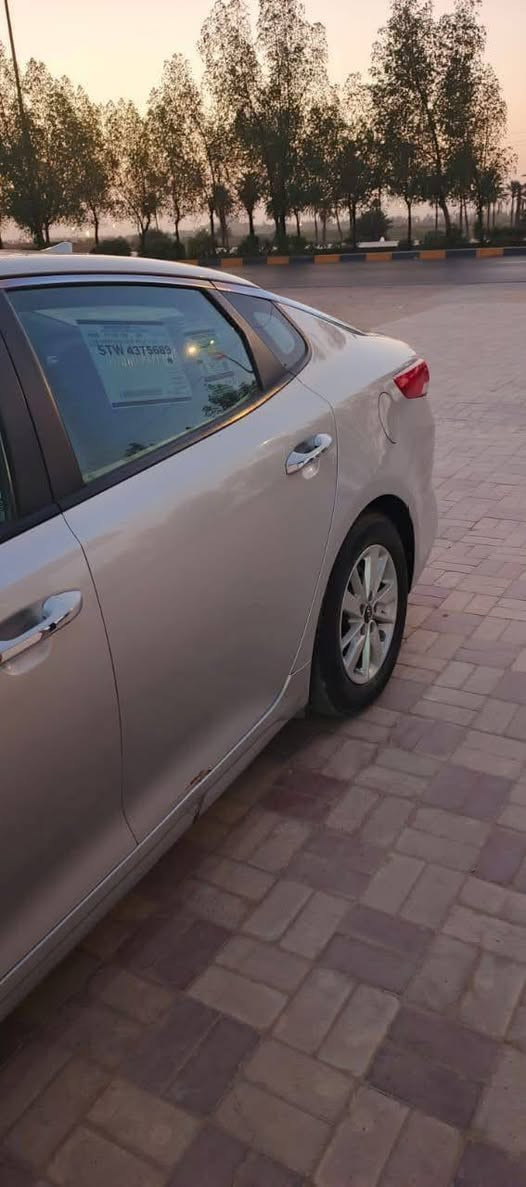 سلام عليكم
1- النوع / اوبتما 

2- وارد / امريكي 

3- موديل / 17 

4- رقم / اربيل الماني 

5- تبريد / ثلج 

6-  كير ومكينة مكفولات 

7- باتري جديد 

8- دواخل جديدة 

9- بيها تبديل بنيد وجاملغ وبيها صبغ بل جاملغ الخلفي عكس السايق 

10- سيارة نضيفة معنى الكلمة مابيها اي نقص ترايك وين ما تريد 

سعر ..... 143 وبيها مجال  

11- الاستفسار / ***********
