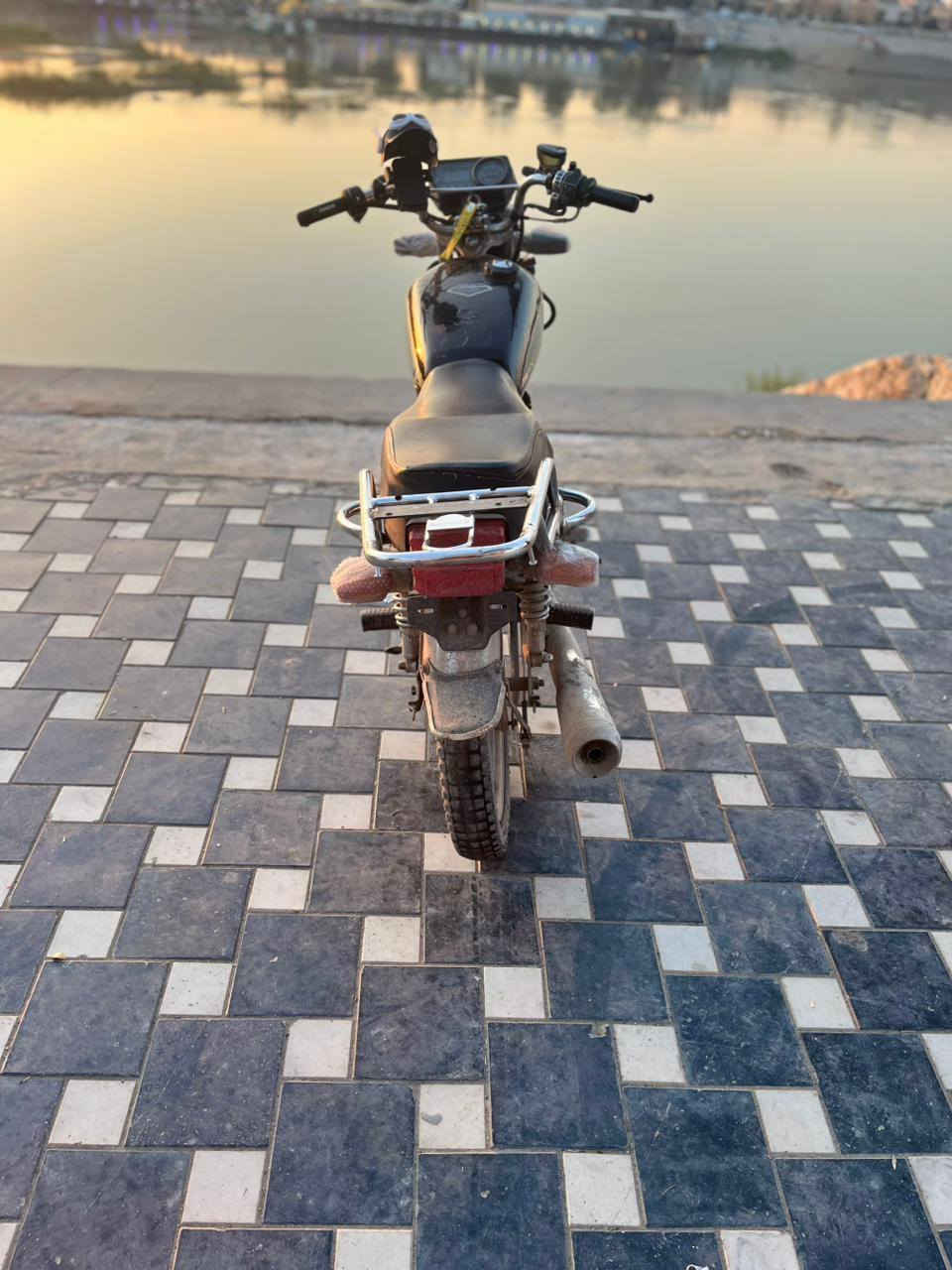 سلام عليكم ايراني سيفان موديل ٢٣ دراجه شلعه معدل فول مكينه خرسه لتدخين ولا نظوح جيب فيتر وفحص دراجه كامله مكمله عندي الكهربأيات وكفت بالمطره كتف يمكن سعر ٥٠٠ وبيه مجال مكاني بغداد اعظميه رقمي ***********
