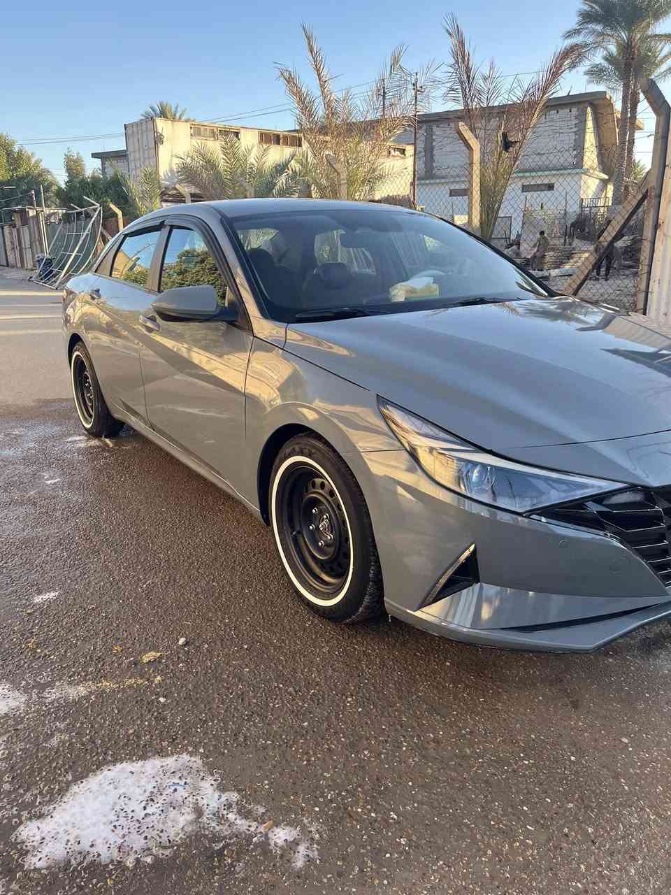 السلام عليكم 
النترا 
للبيع موديل 2021 
اسمنتي 
سياره فول من عده 
الفتحه 
وارد امريكي 
حادثها جاملغ وبنيد
البنيد مبدل 
مكينه 2000دوش 
فول حساسات 
شاشه كبيره دجتل 
راذار امامي وخلفي 
سياره جاهزه 
السعر 135 وبيها مجال 
بصيط 
السياره معوقين باقي 
8اشهر تحول كبل
هسه اسويلك وكاله 
العنوان بغداد البياع ***********
