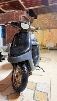 دراجة زعره للبيع السعر 175 نقصها بس باتري الشراي يتصل 07813487063